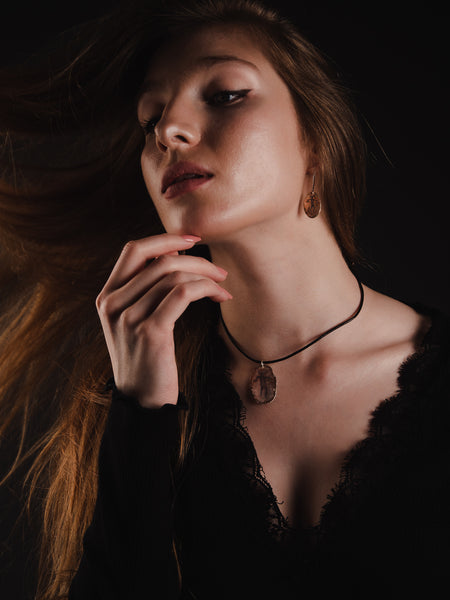 Hossa plate necklace