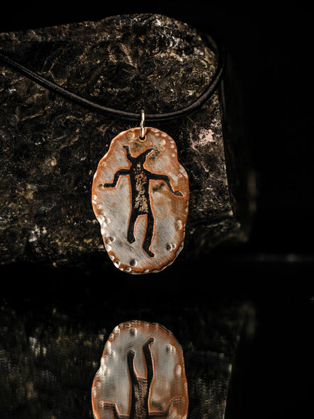 Hossa plate necklace